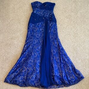Elegant Blue Strapless Evening Gown